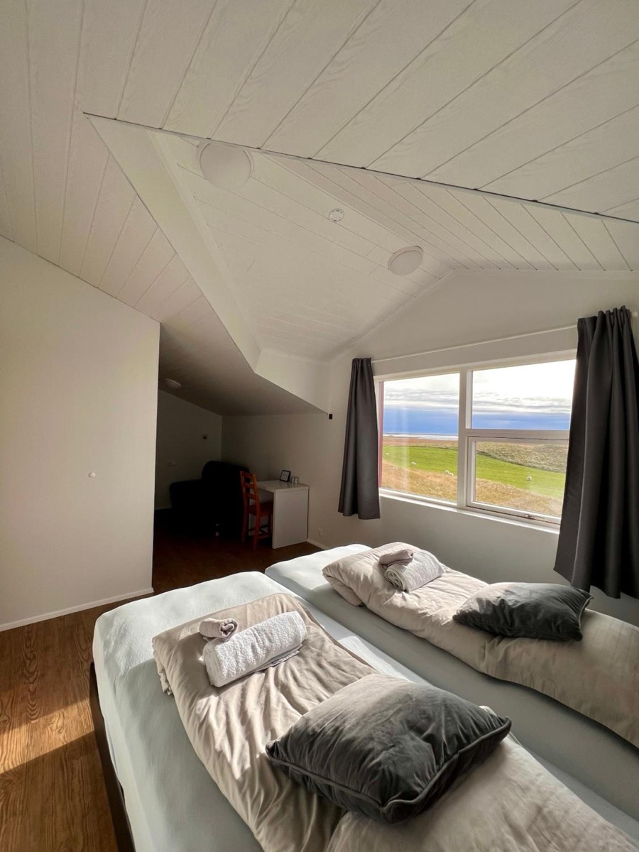 Tveggja manna herbergi með eigin baði